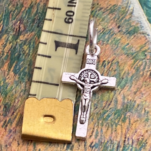 5/$10❤️❤️❤️NEW TIBETAN SILVER RELIGIOUS CROSS CHARM PENDANT - Picture 3 of 3
